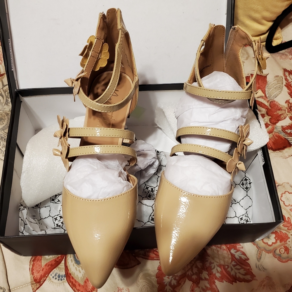Patent leather cute shoes